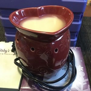 Scentsy Hugs and Kisses Red Heart warmer